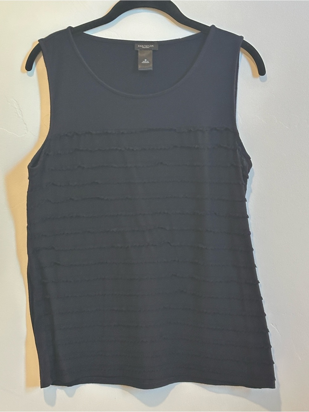 Ann Taylor Factory Navy Sleeveless Tank Top with Scallop Detail Size Medium